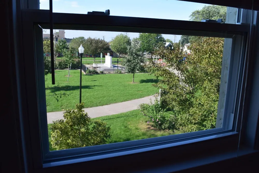 Veterans Park Hotel