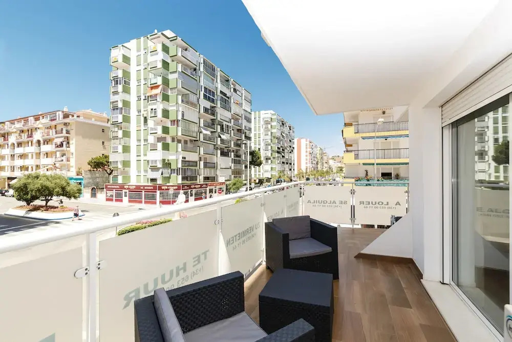 Beautiful and Modern 1b apt big Terrace 150 m From the Beach of Torre del Mar