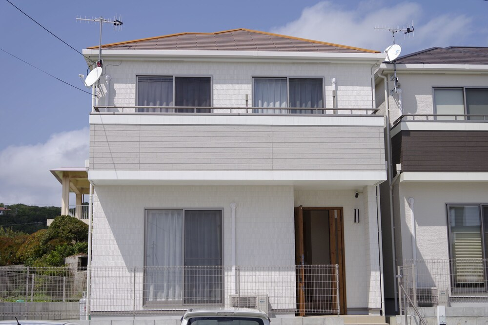 Hyakuna Terrace