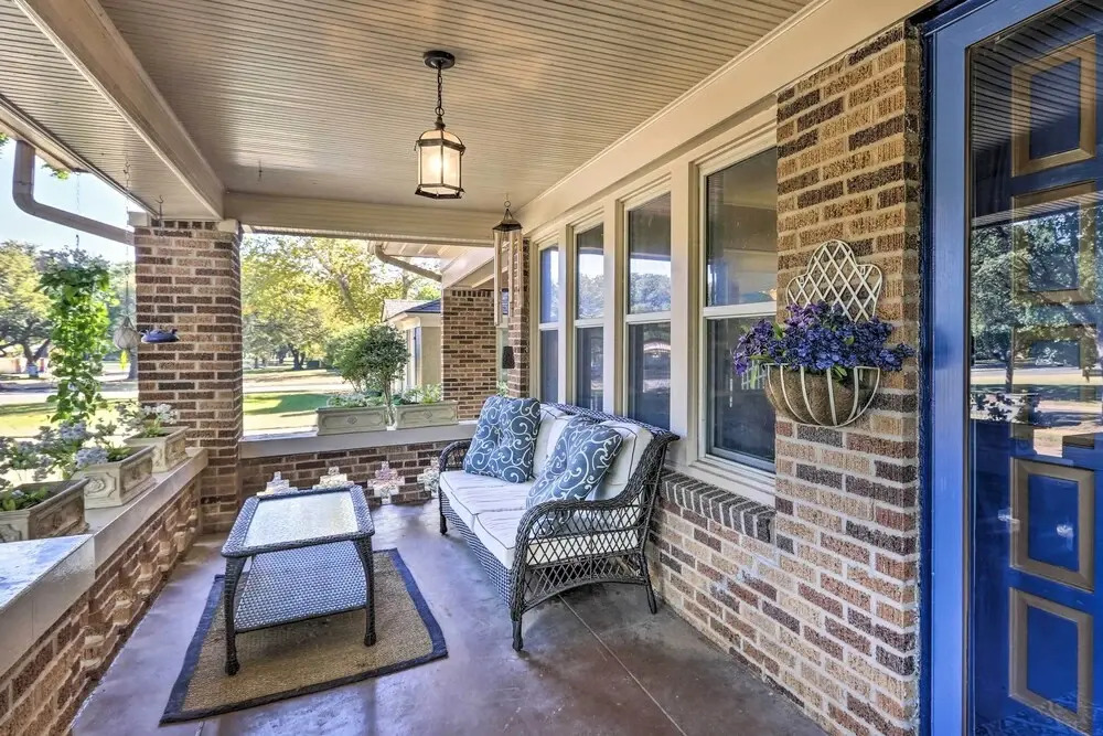 Walk to Midwestern State: Wichita Falls Cottage!
