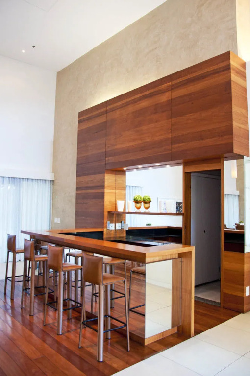 Golden Oasis Living in Rio