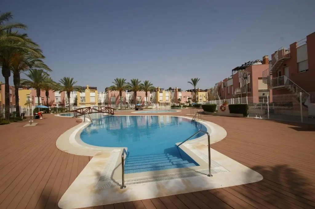 Apartamento en Vera a 300 m de la playa, con patio y salida directa a calle