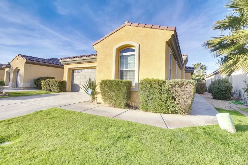 2 Mi to Empire Polo Club: Indio Home w/ Fireplace!