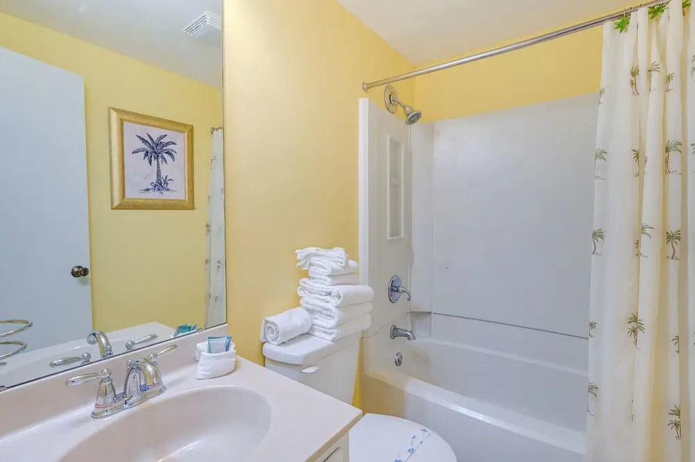 Beachfront Condo w/ Pool at Myrtle Beach Resort!