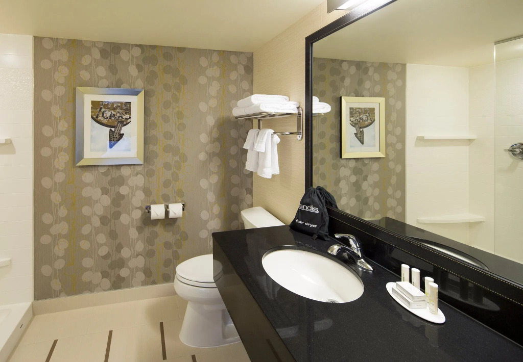 Fairfield Inn & Suites by Marriott Calgary Downtown