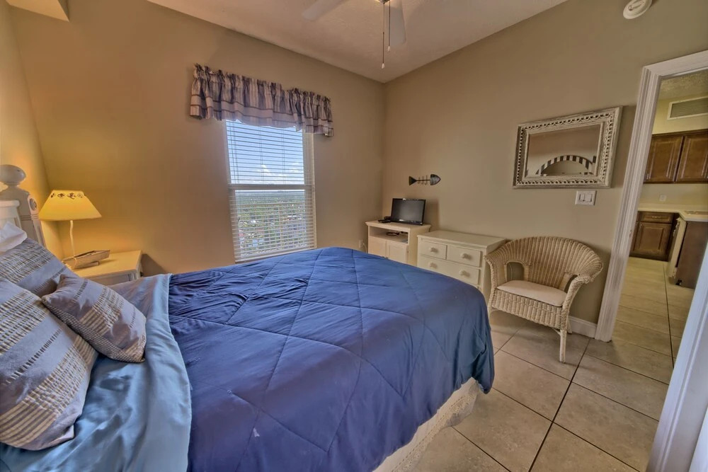 Wondrous Condo with Beach Access and Poolside Beach - Unit 2103 by RedAwning