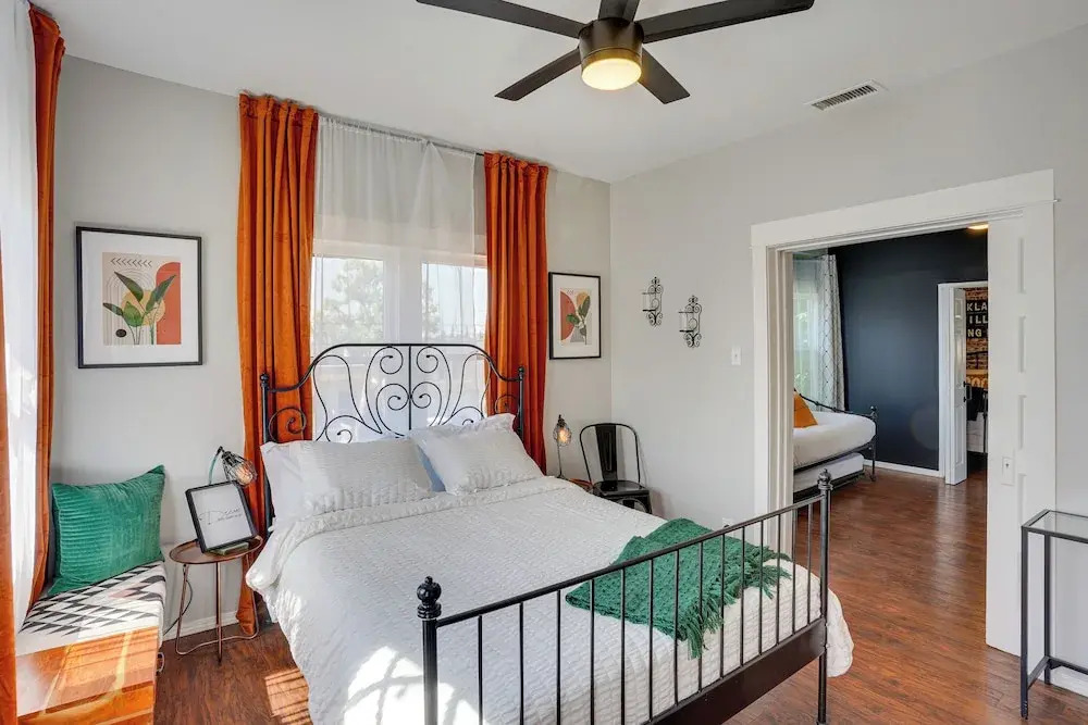 1 Mi to Dtwn! Bright Long Beach Apartment