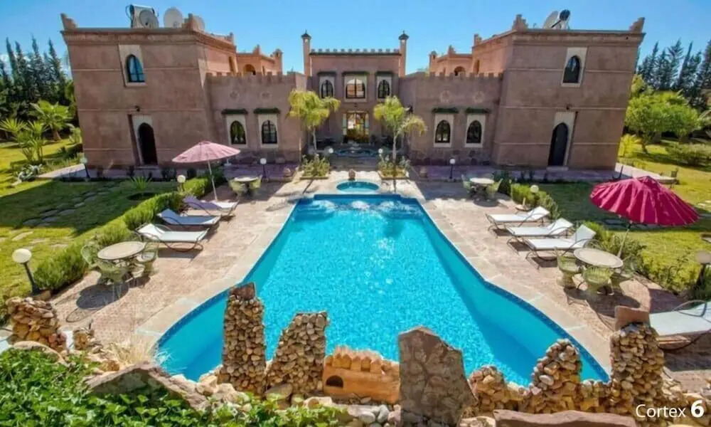Palace with 2 villas and 2 swimming pools in Sidi Abdellah Ghiat