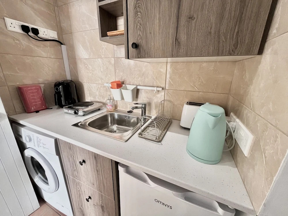 79 AN - Stay Nissi Chrysland Studio 110