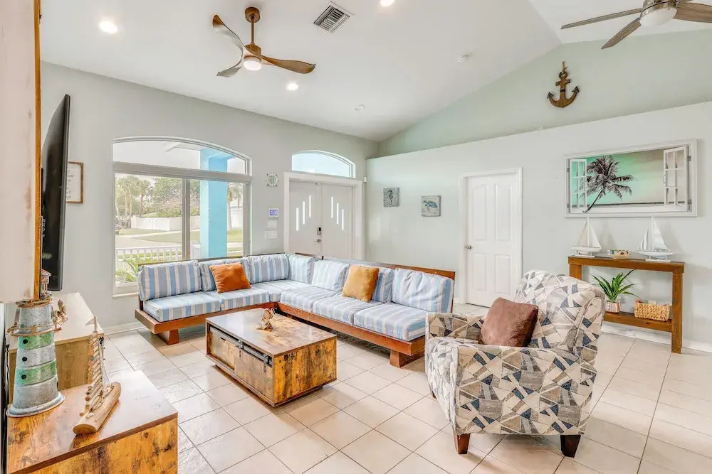 Pet-friendly Fort Pierce Home w/ Pool & Kayaks!
