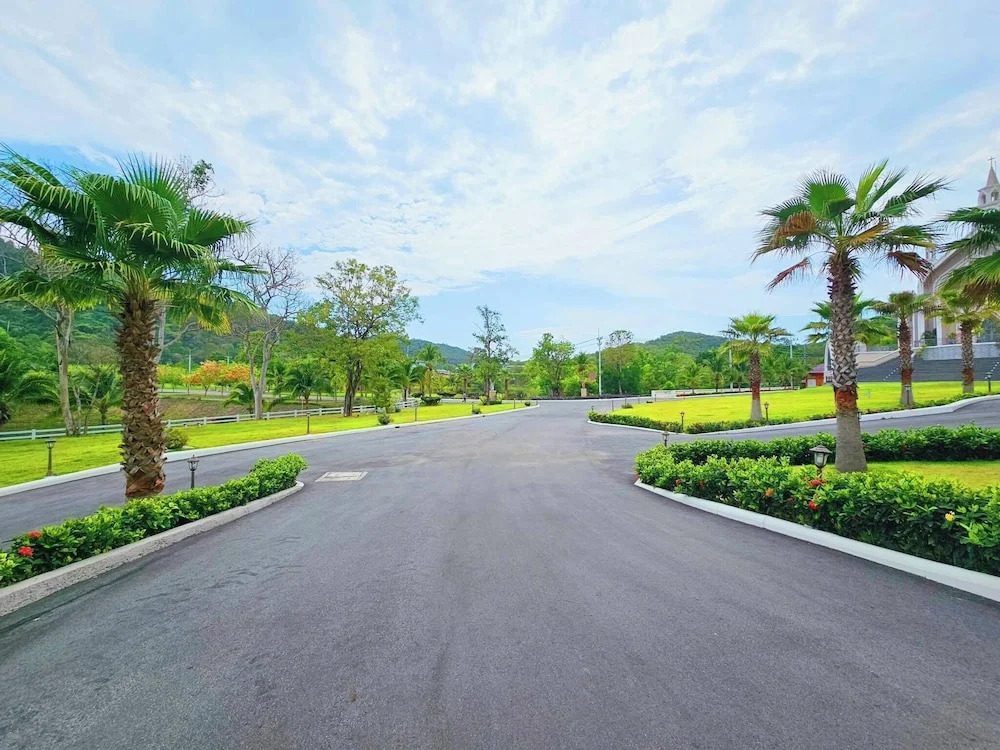 Grand Lord Hotel& Residence
