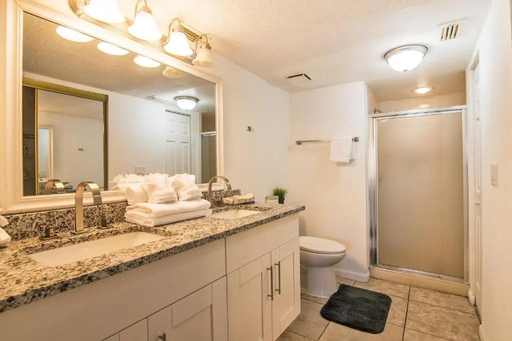 4601 W 46th Street court