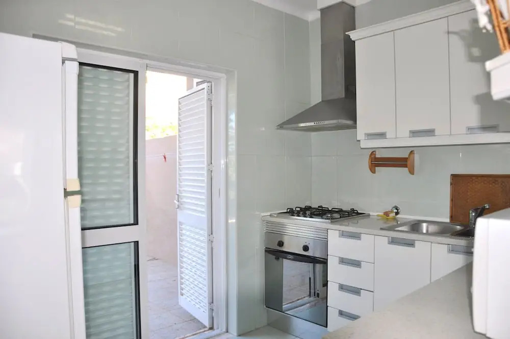 Stylish and well-equipped, private pool, close to amenities, free AC and Wifi