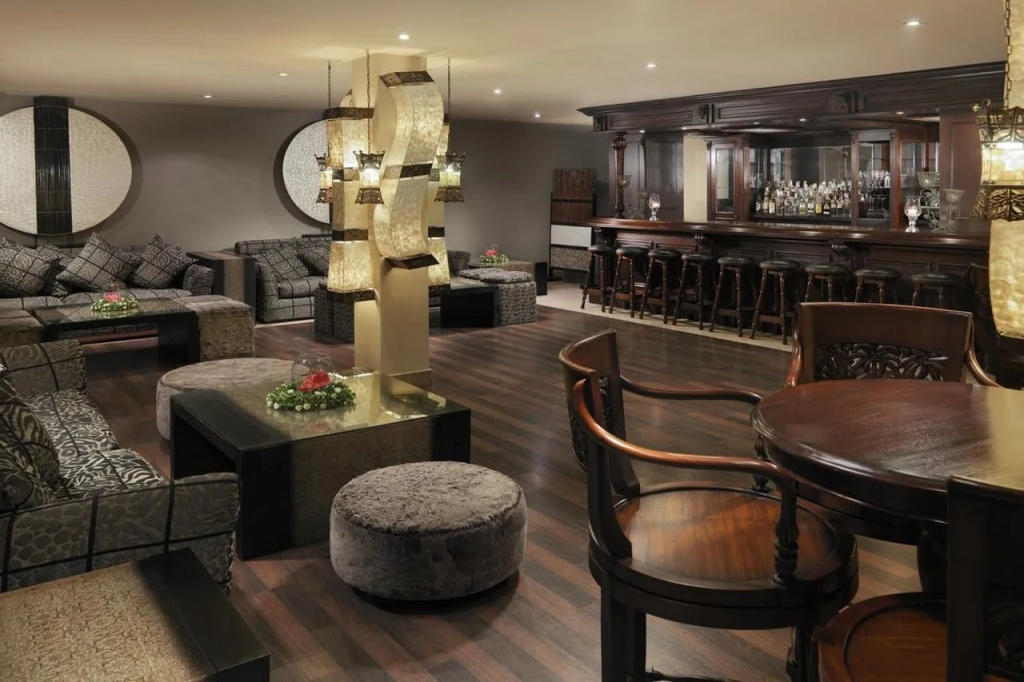 Royal Garden Villas, Luxury Hotel