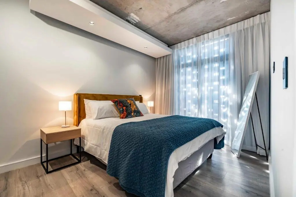 402 The Signature, De Waterkant