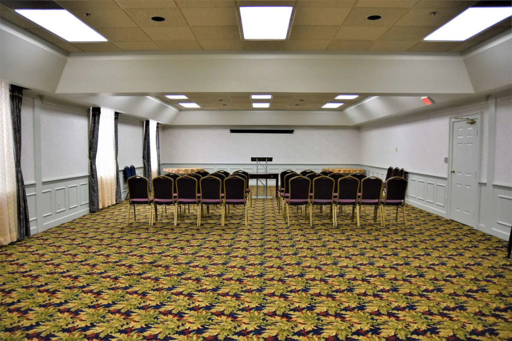 Best Western Spring Hill Inn & Suites