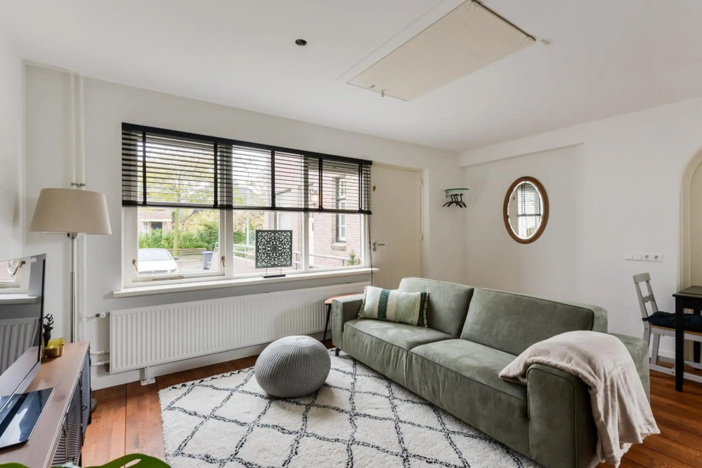 Luxury Garden View Apartment