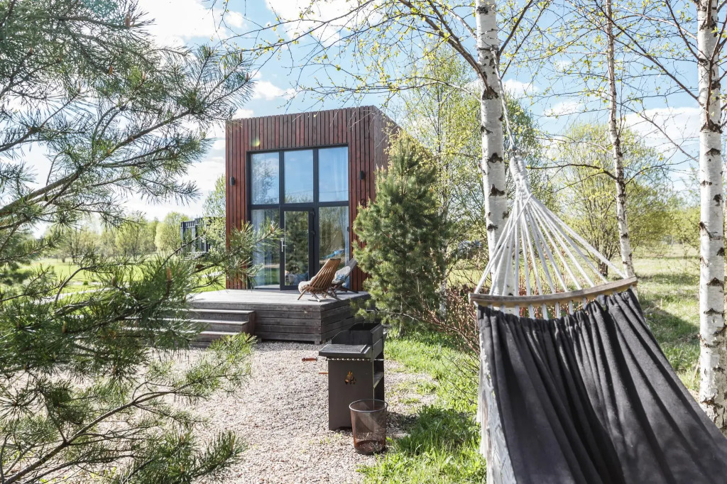 Тини Хаус с мансардным окном от Дом Шелуха (Sheluha House)