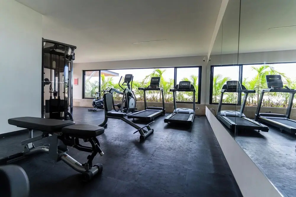 Luxurious Studio Rooftop Pool BBQ Gym