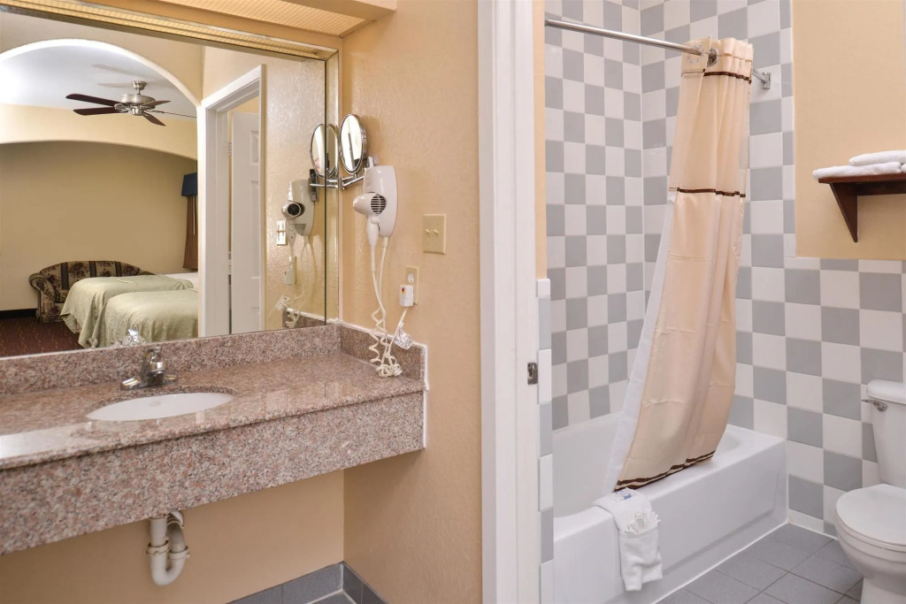 Americas Best Value Inn-Baytown