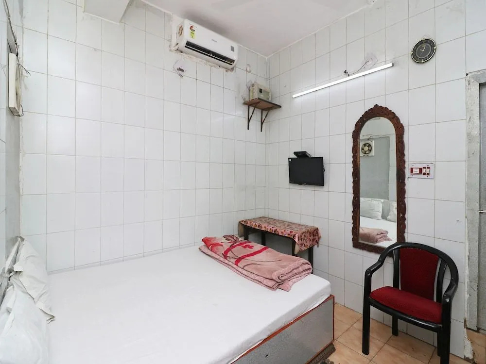 SPOT ON 37503 Hotel Akash