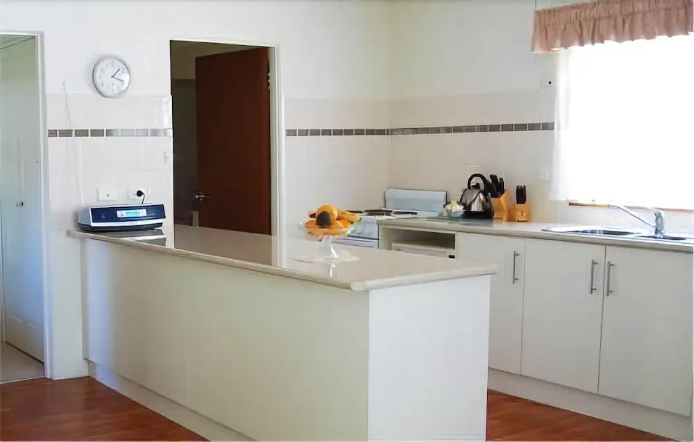 Aarinda Holiday Apartments