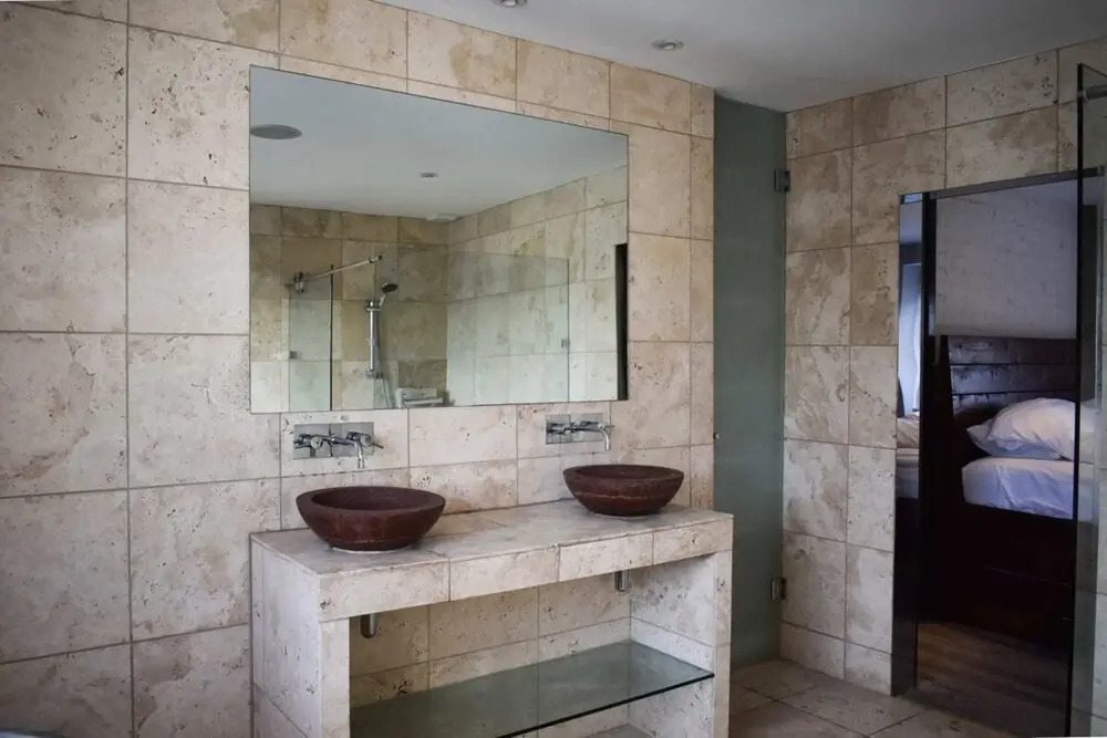 Stylish & Spacious Studio Next to Beach