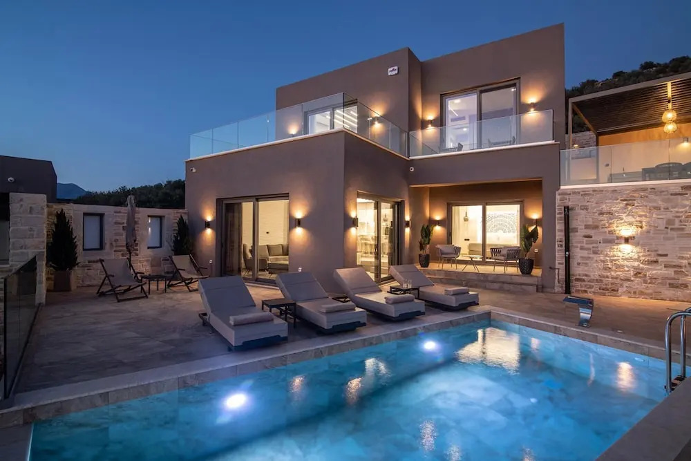Villas Paradise in Kalamaki by South Cretan Villas