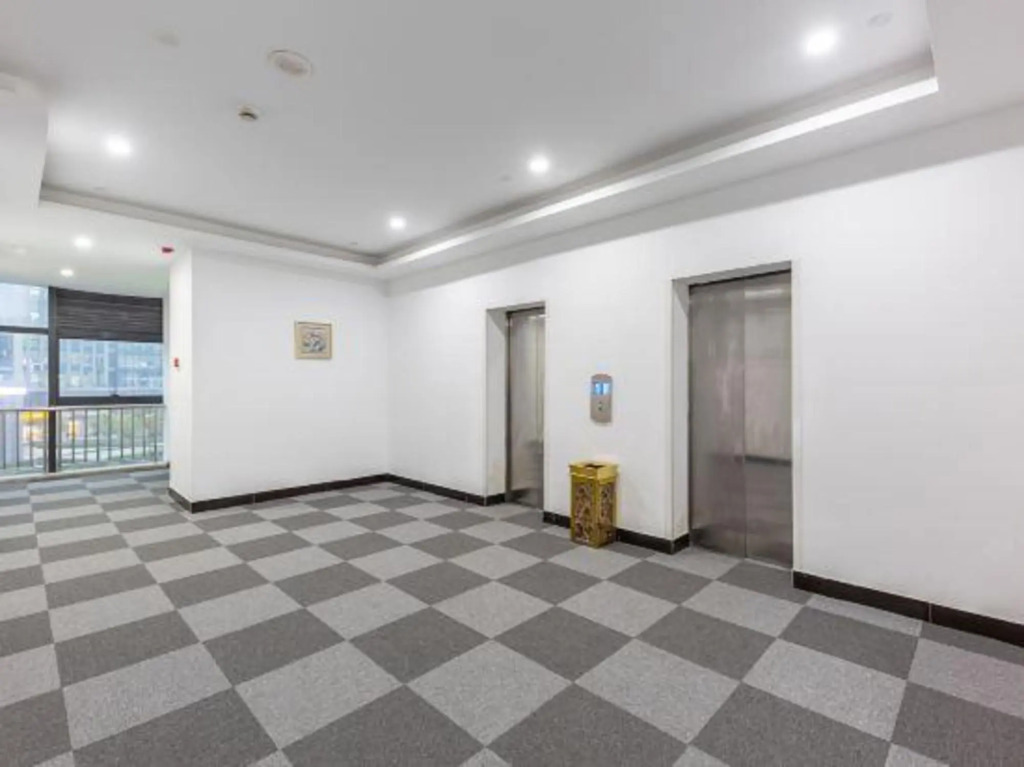 Dream Aijia Hotel (Hangzhou Linping Yintai subway station store)