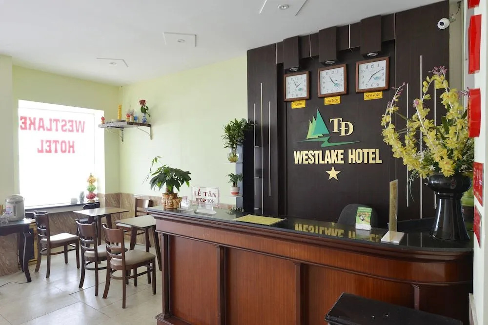 WestLake Hotel HN - by BAY LUXURY