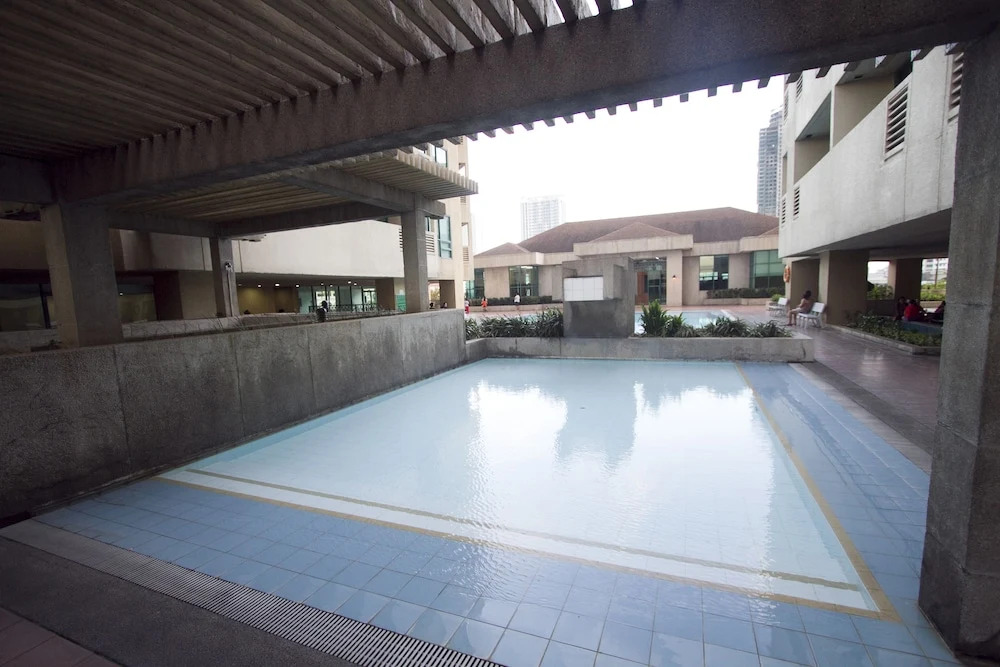 Robinsons Studio W Balcony Rpr03