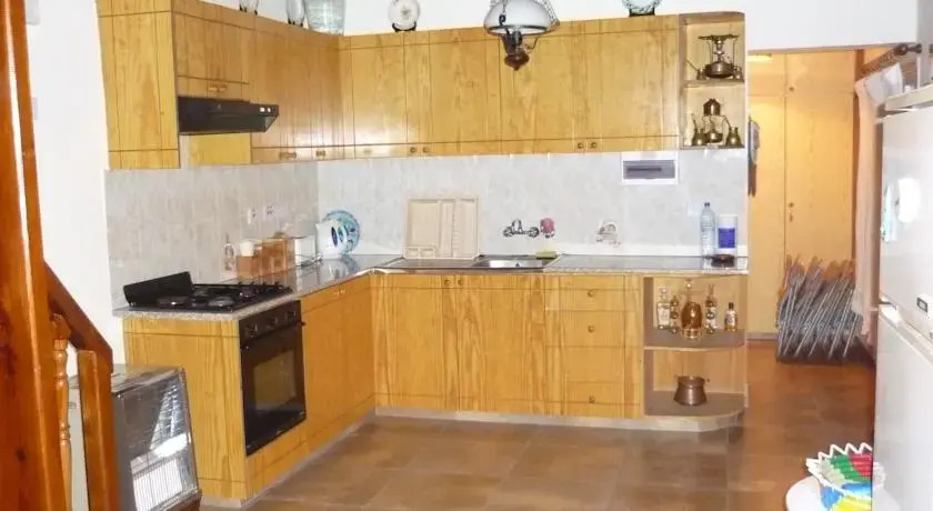 Dias House