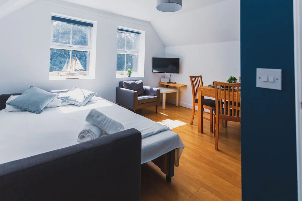 Boutique Balcony Apartment at Bodorgan Manor