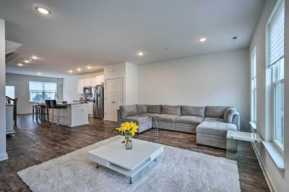 Modern Townhome 4 Mi to Downtown Frederick