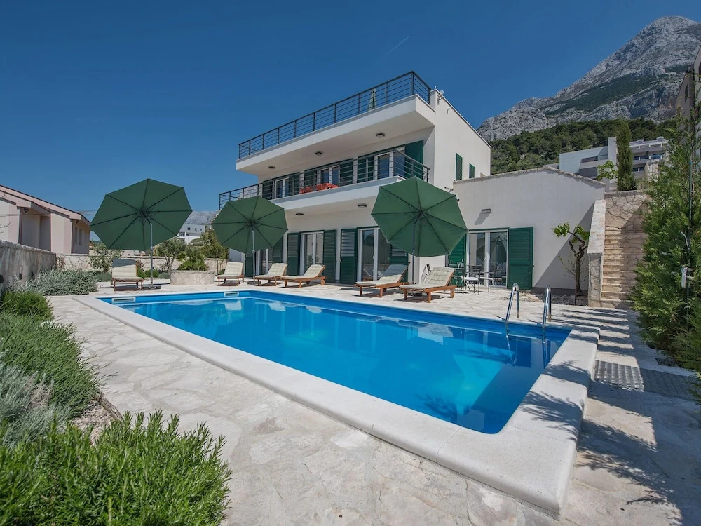 Luxurious Villa in Makarska With Pool