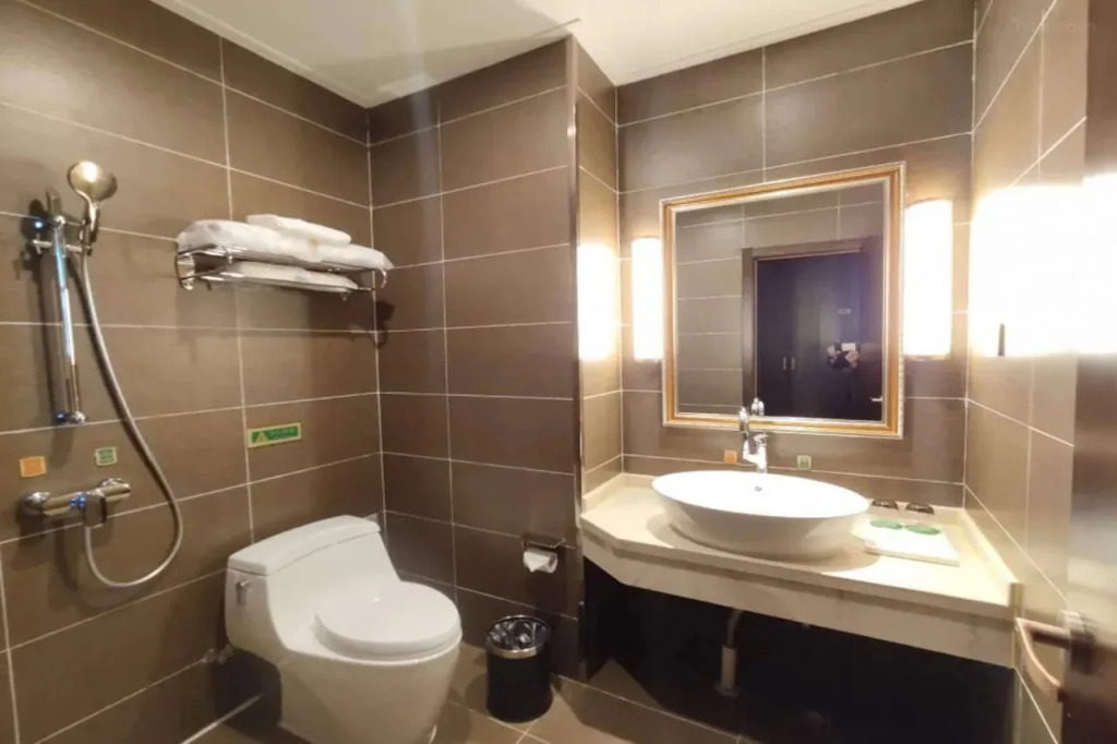Vienna International Hotel of  Yingbin Road Altay Airport