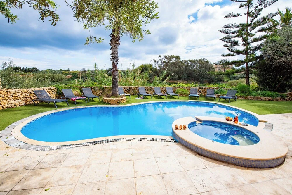 Villa Soldanis Sleeps 12 with Pool