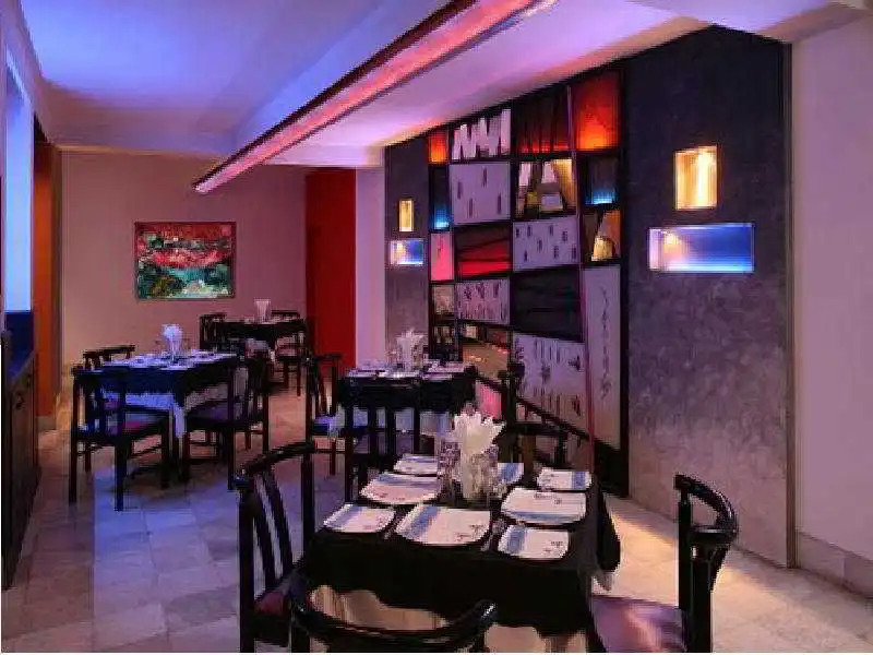 Raja Hotel