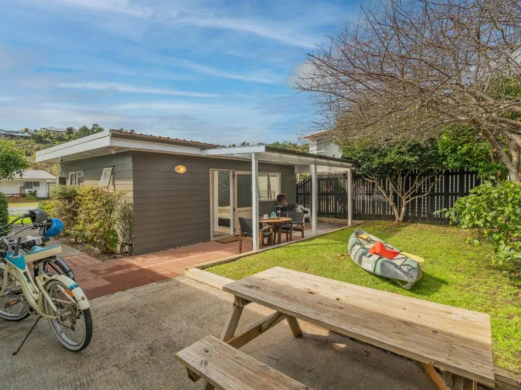 Sunny Days Retreat - Tairua Holiday Home
