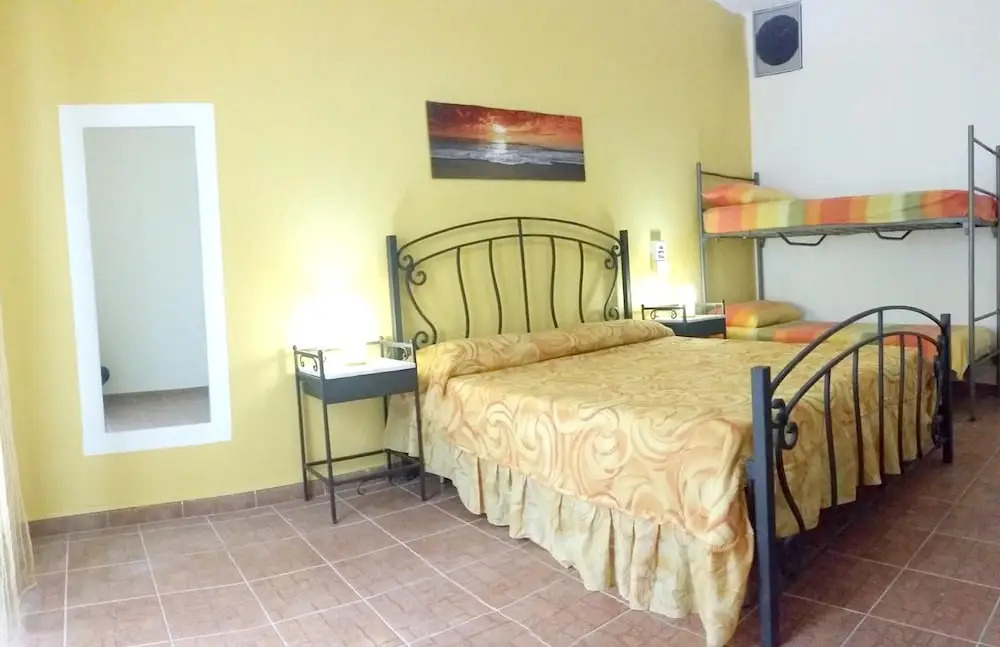 House With 2 Bedrooms in Vulcano, With Enclosed Garden - 800 m From the Beach