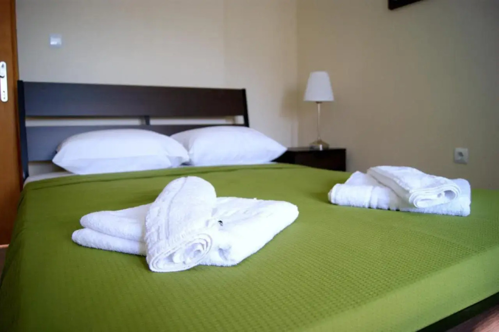 Iris Accommodation