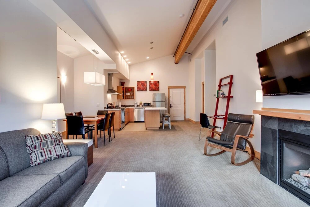 Front Street Suites