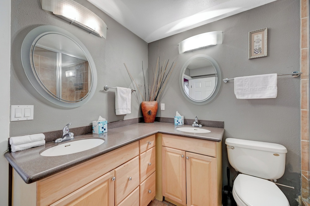 STS 1160 On Strip Sleeps 16 No Resort Fee
