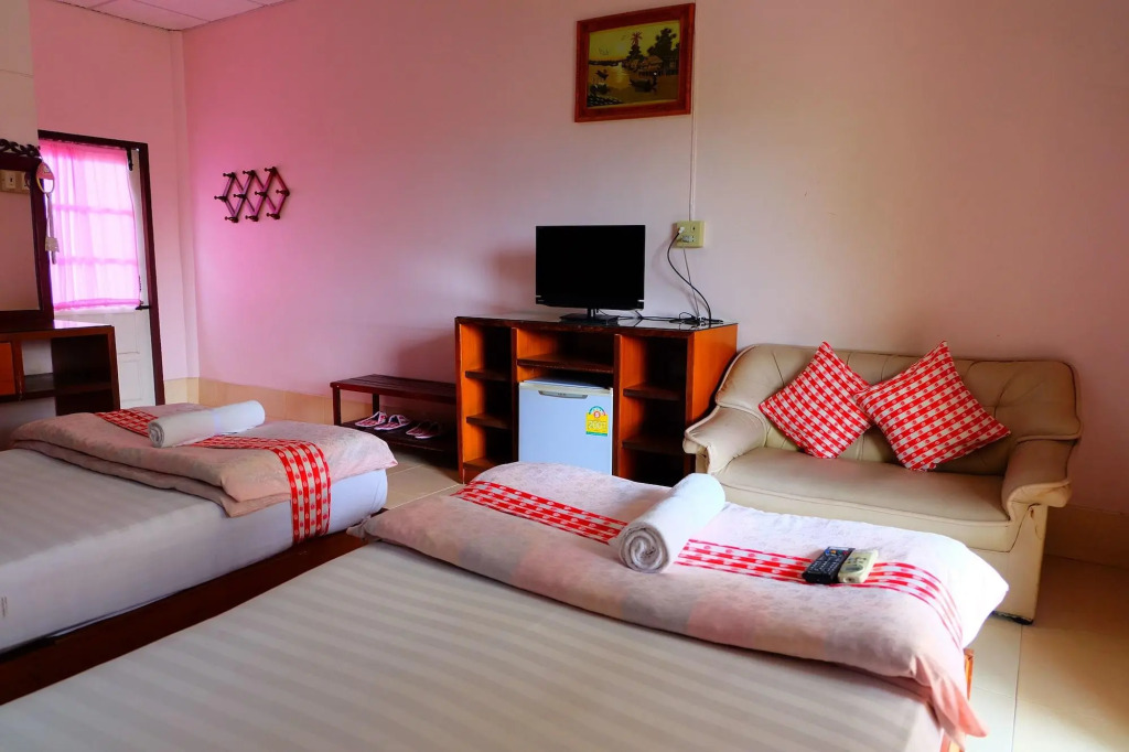 P.Paradise Hotel