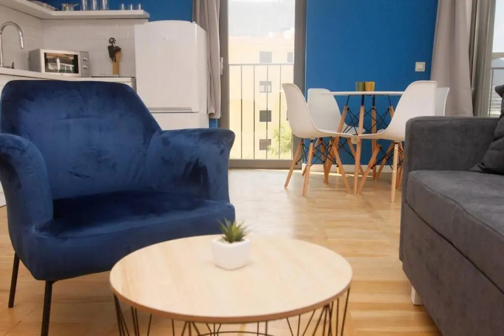 1 BR apartment with spacious terrace