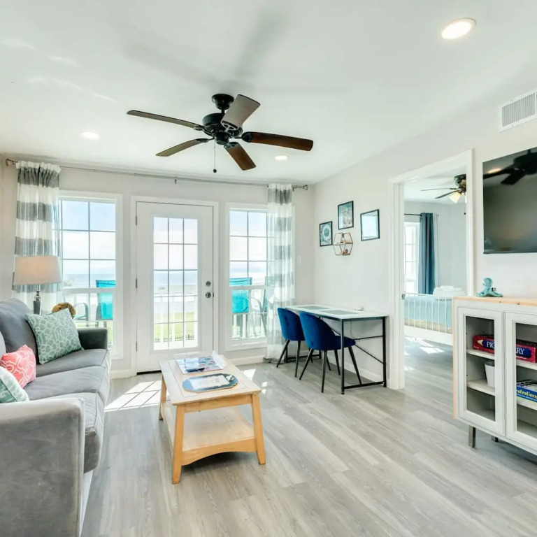 Seaside and Breezy Condo at the Victorian