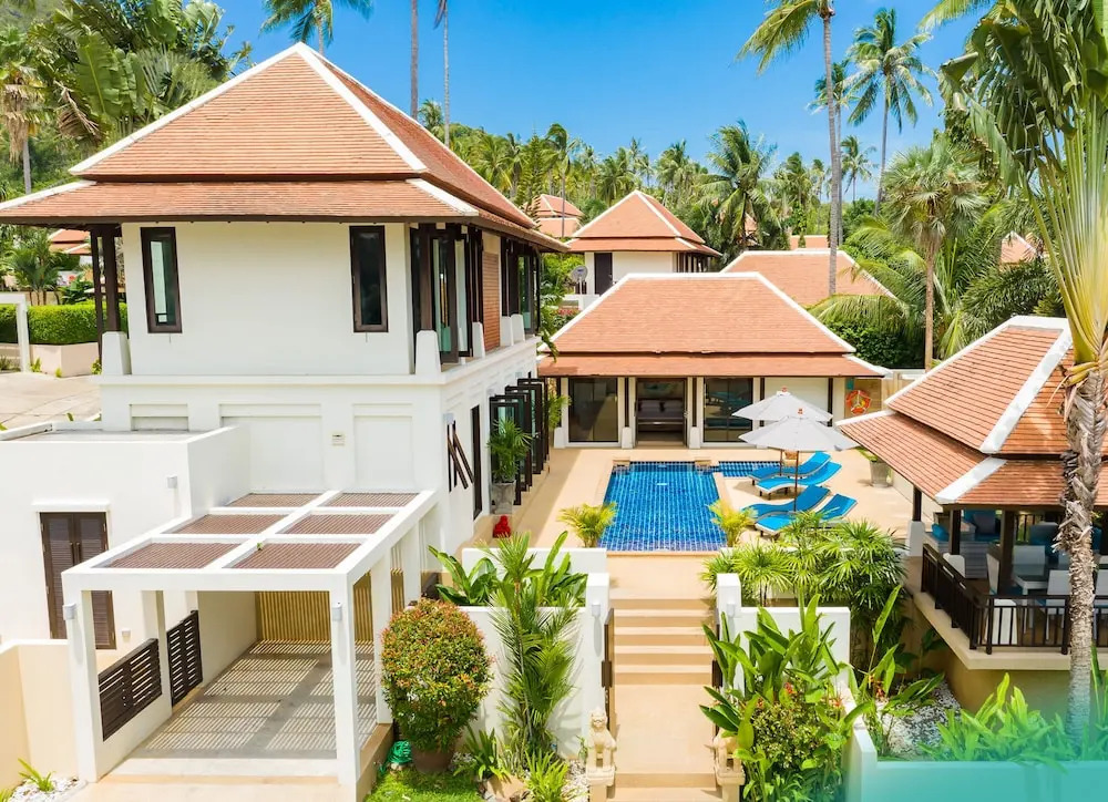 Villa Divina - Stunning Pool Villa 3 Mins Walk to Beach