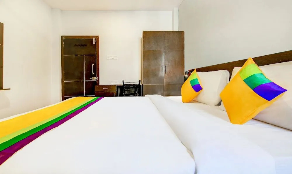 Hotel O S7
