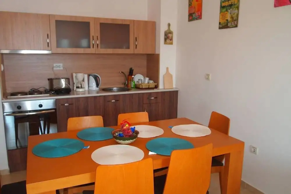 Sea View 2 bed Apartment With Pool