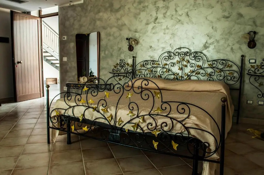 LEremo Country House